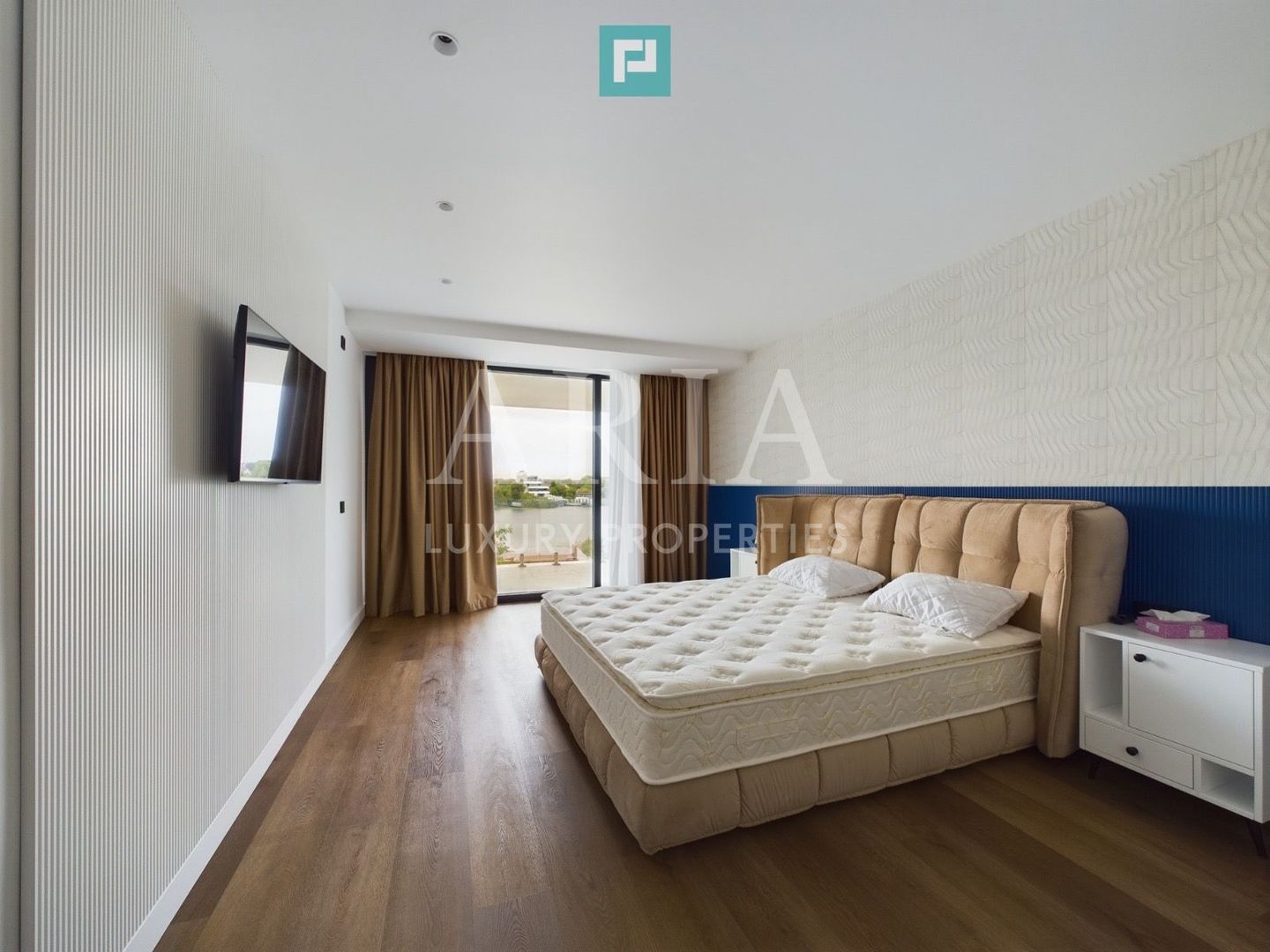 WATERFRONT VILLA 2024 POOL - Poză 12