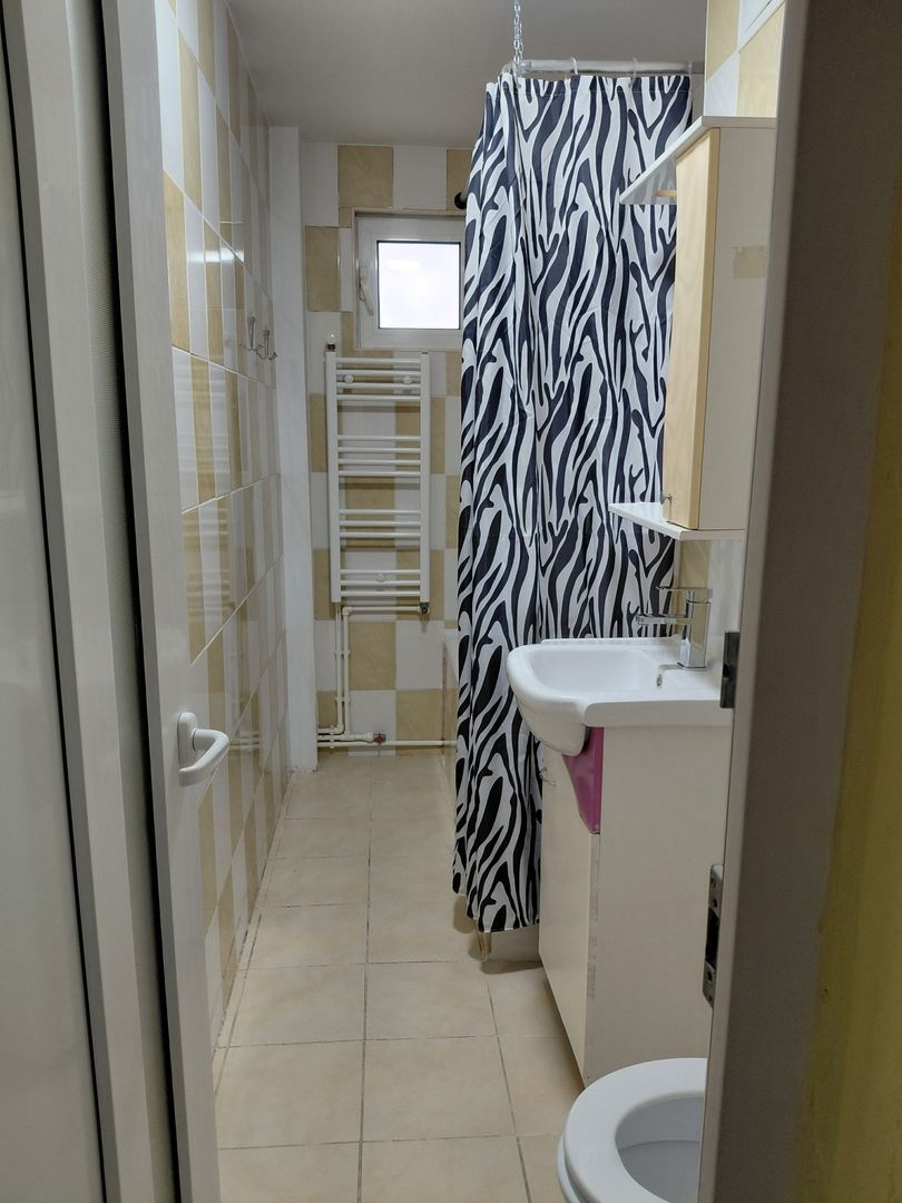 Apartament 4 camere de închiriat – Micro 20,et 1,mobilat si utilat - Poză 4