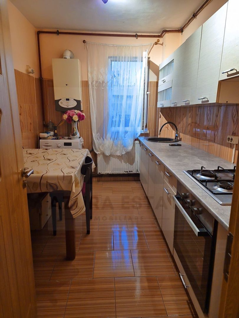 Apartament 2 camere 40 mp utili si pivnita in zona Rahovei - Poză 1