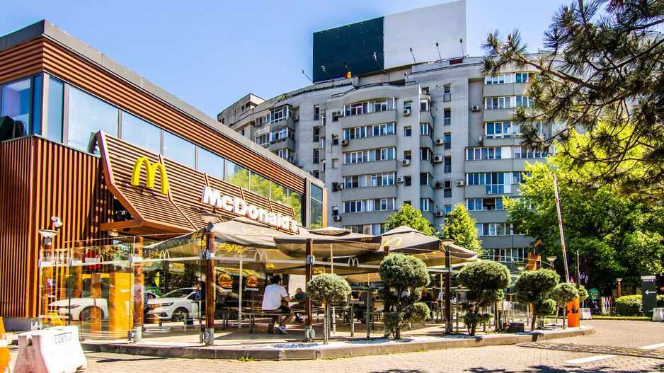 Dristor 3 camere lângă Mc Donald’s, 2 băi cu geam, decomandat, bucatarie 10 mp - Poză 1