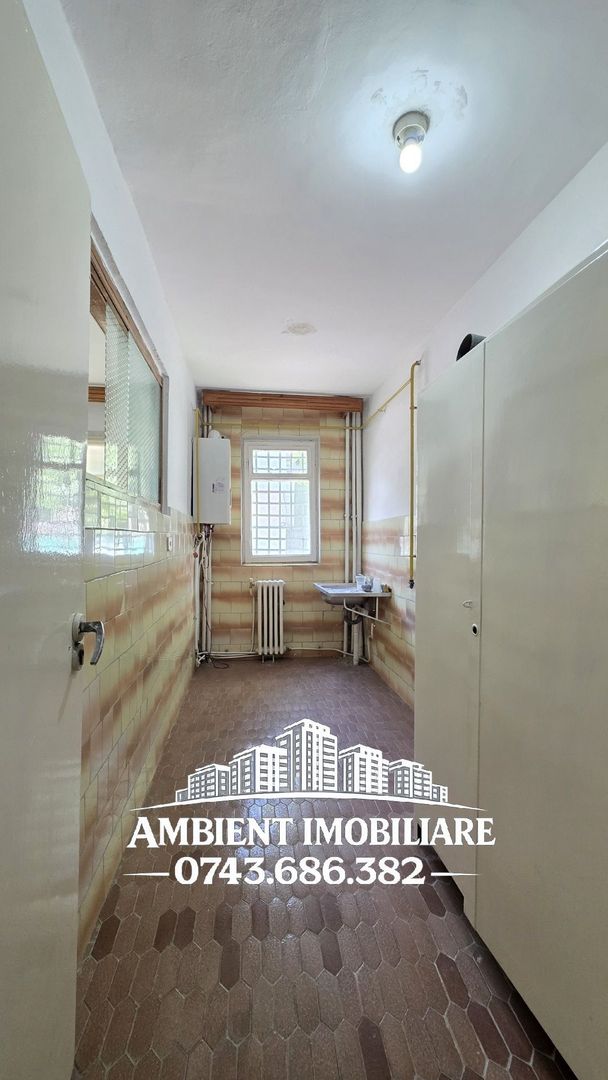 Apartament cu 3 camere, fost cabinet medical, parter, zona CUZA VODĂ; - Poză 5
