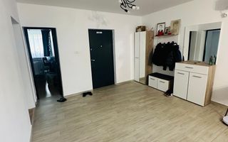 Casa individuala complet renovata- strada linistita Giarmata - Poză 3