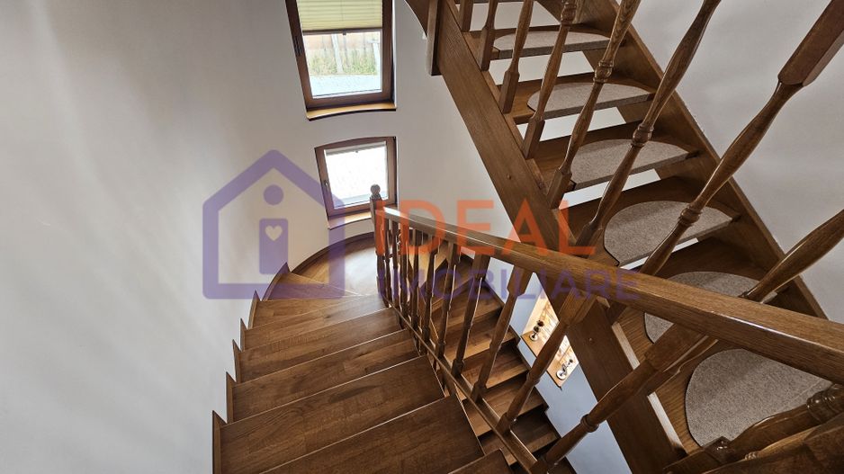 Casă deosebită, cu 5 camere, cu teren de 1132 mp – Cisnădioara - Poză 15