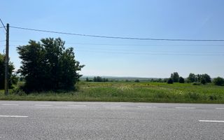 Teren 9969 mp, situat la E85, între două intrări pe autostrada A7 - Poză 2