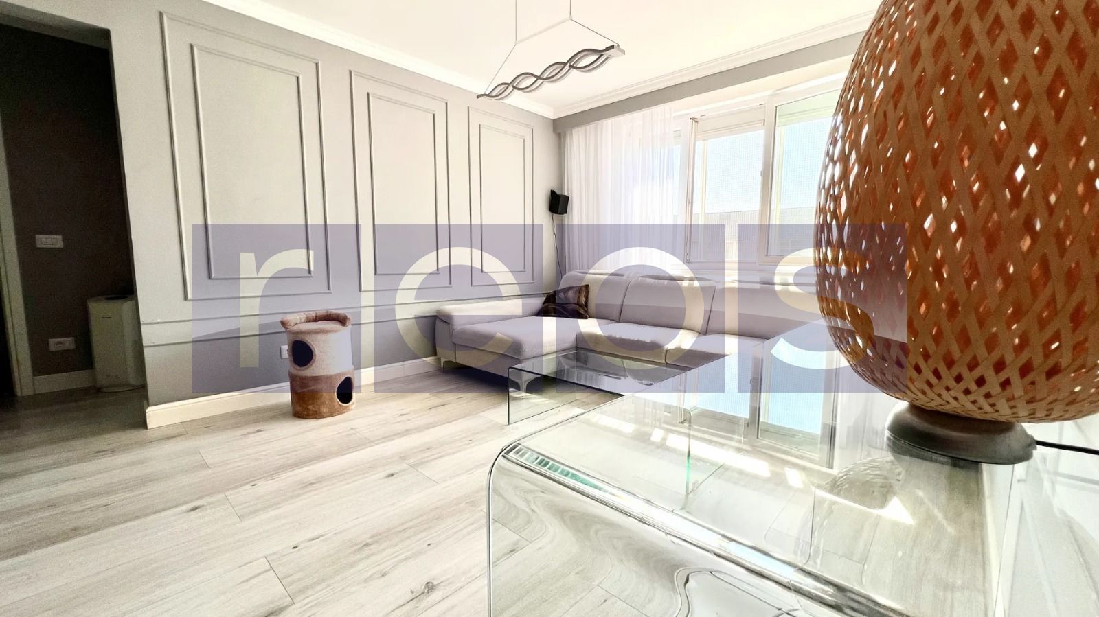 VANZARE APARTAMENT MODERN LUMINOS 3 CAMERE TITAN PARK 77mp - Poză 1
