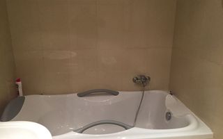 Apartament deosebit cu 3 camere în zona P-ta Victoriei - Poză 8