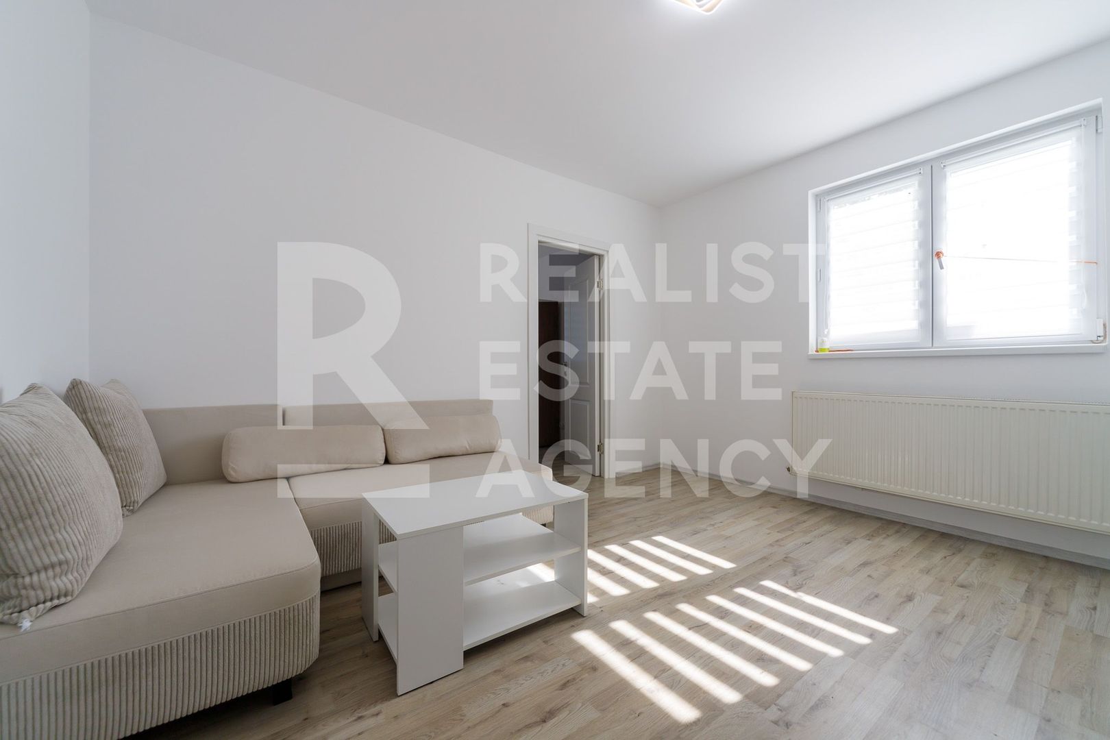 Vânzare, apartament cu 2 camere în zona Drumul Taberei - Poză 3