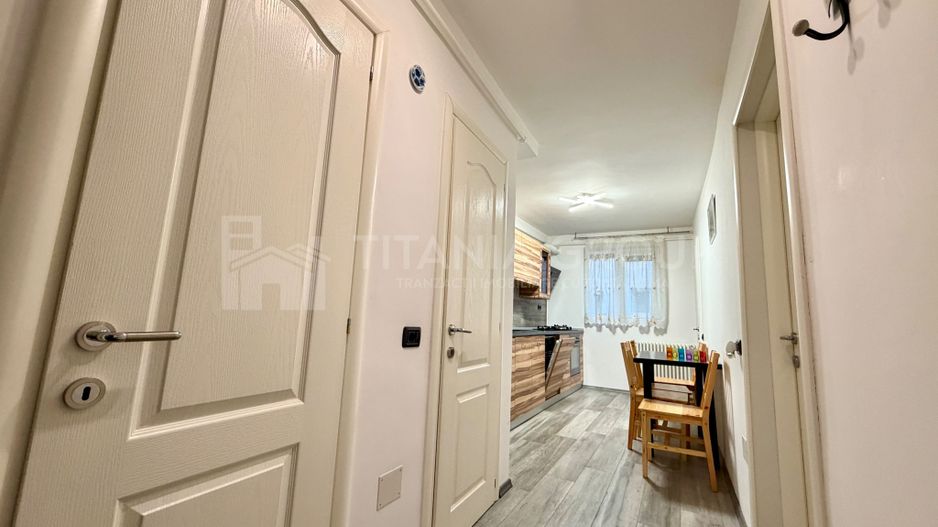Apartament cu 3 camere, 2 bai  - zona Tractorul - Poză 16