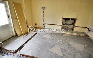 Hală + birouri si spatiu comercial 700 mp. teren 2.500 mp - Poză 11
