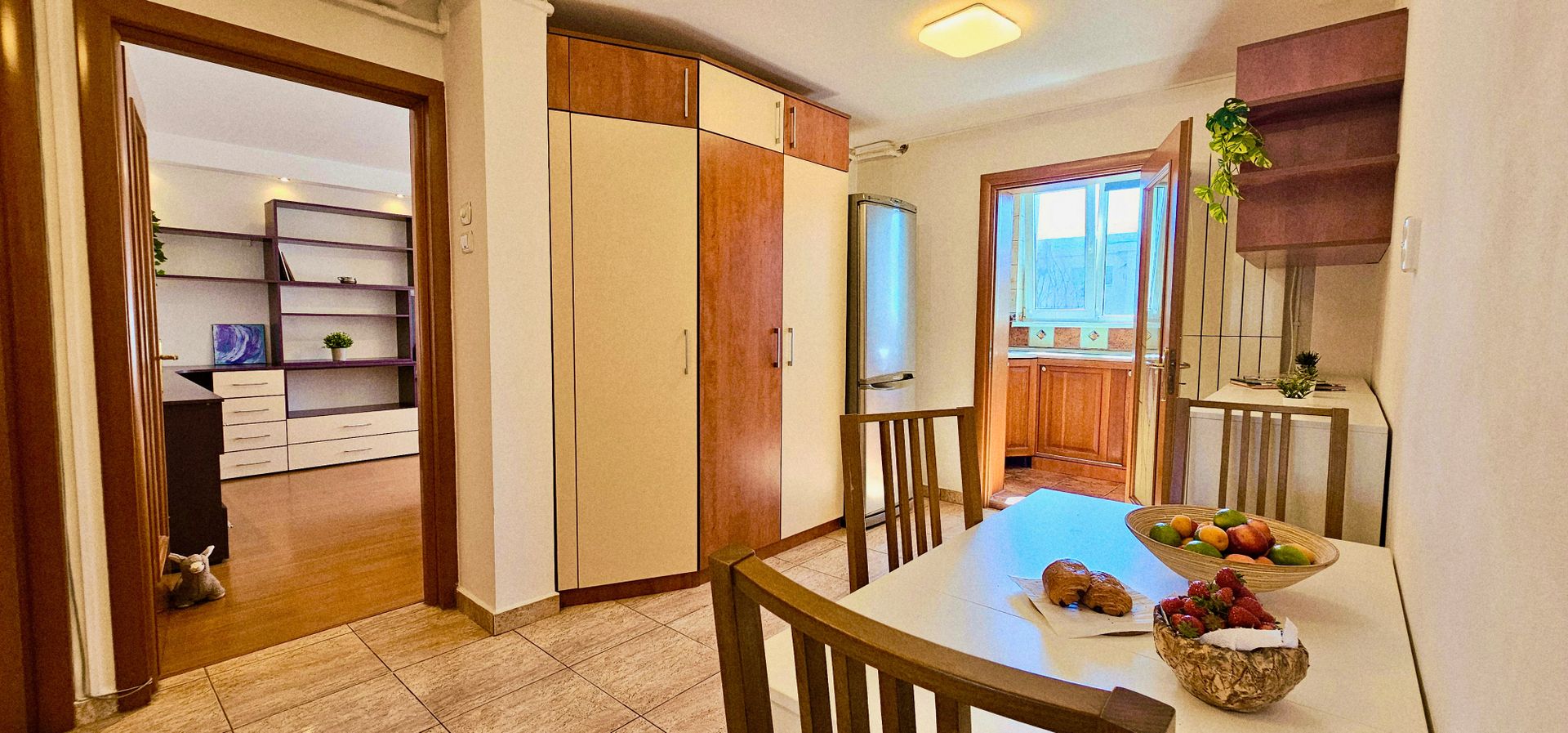 Apartament etaj intermediar, luminos, centrală proprie, fereastră la baie - Poză 10