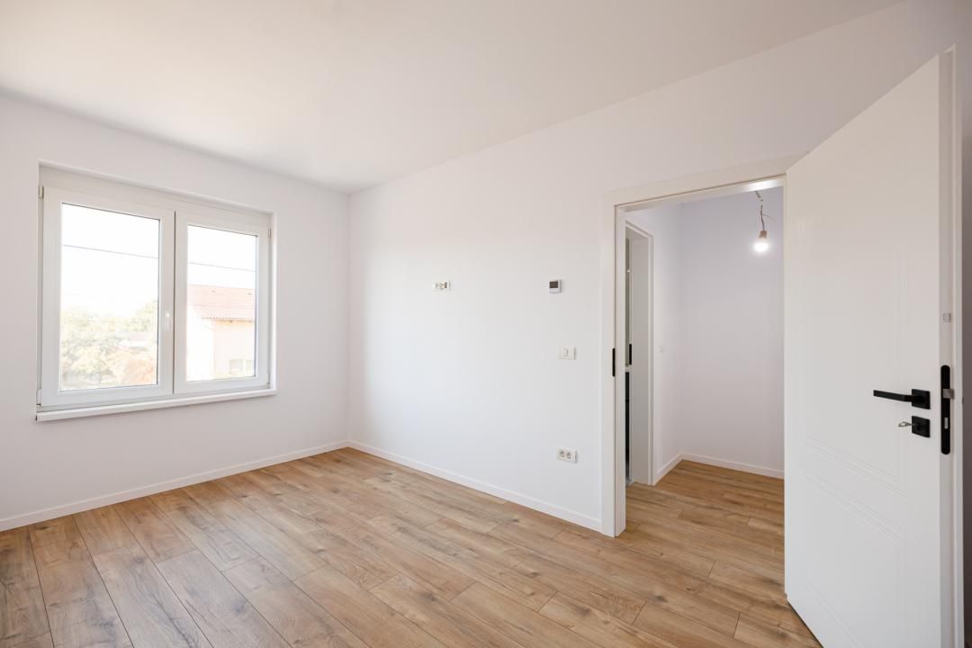 Duplex P+E în Moșnița Nouă, 3 dormitoare, 3 bai, teren 403 mp. Comision 0% - Poză 27