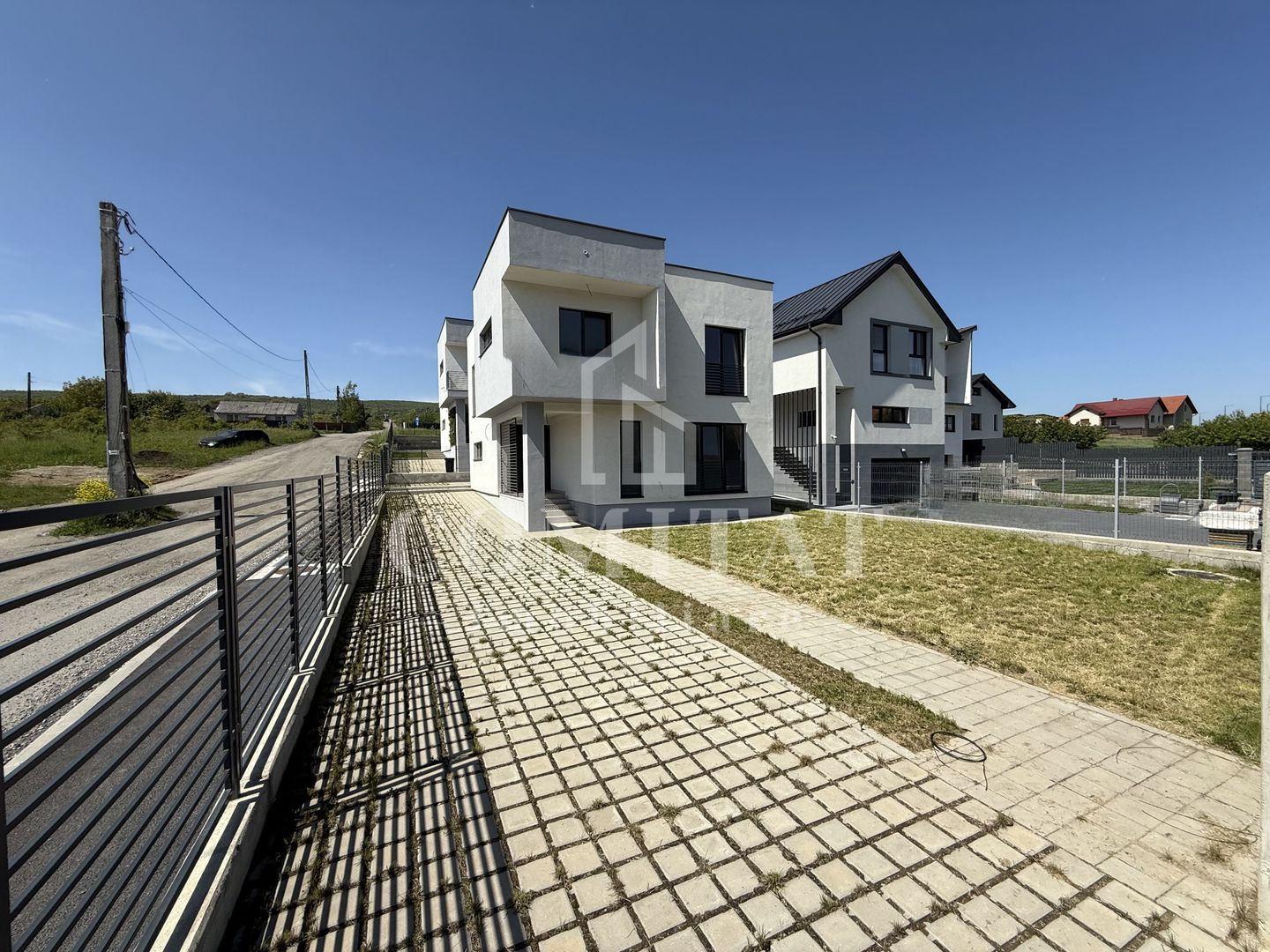 Casă individuală cu garaj zona Terra Gardens - Poză 2