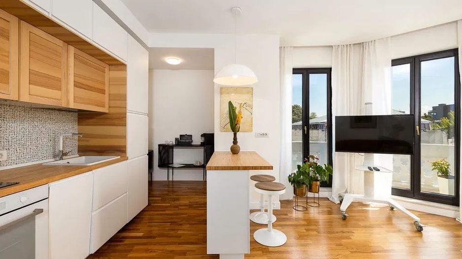 Remarcabil apartament 2 camere intr-o cladire simbol a Bucurestiului - Poză 2