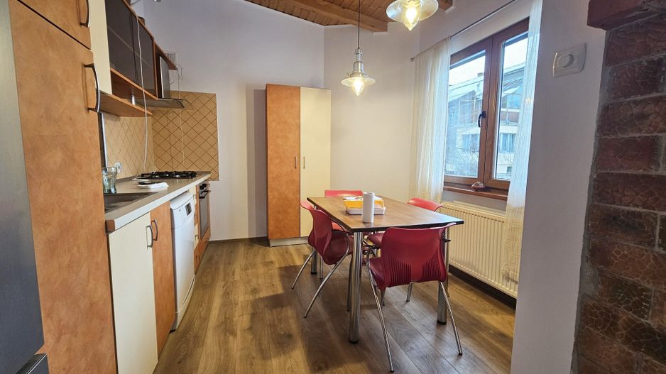 Apartament 3 camere premium în vilă, parter, garaj, acces separat – Central - Poză 2