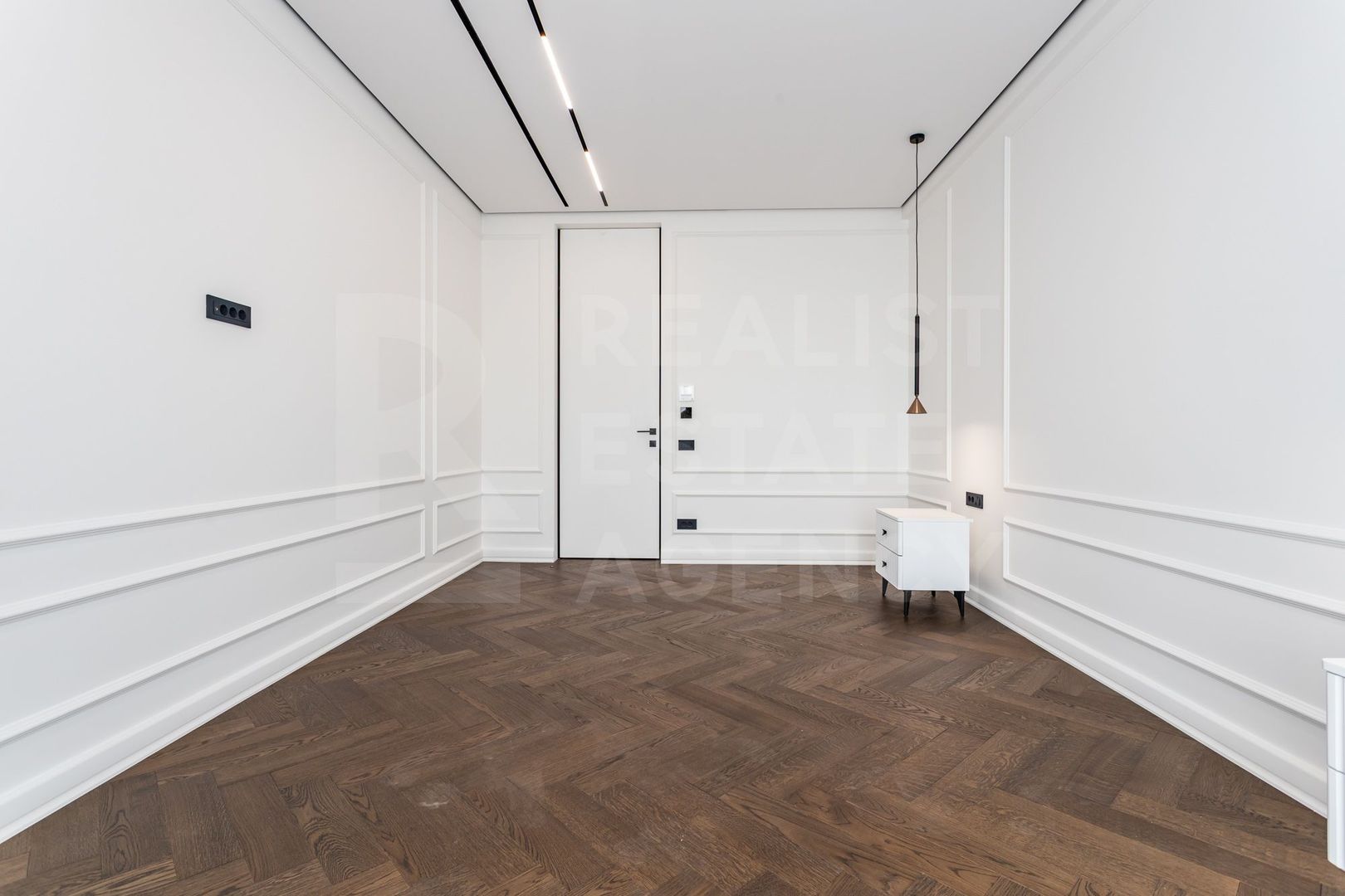 Chirie, apartament, 4 camere, str. Universității, Centru - Poză 1