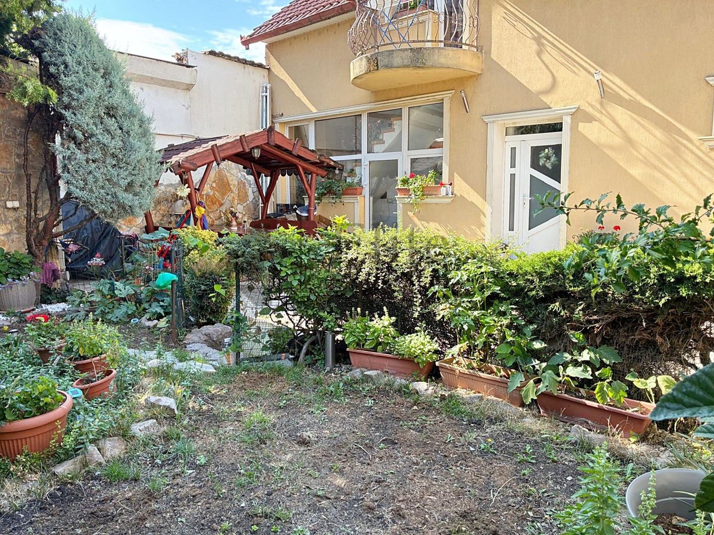 Casa singura in curte ultracentral in Oradea - Poză 13