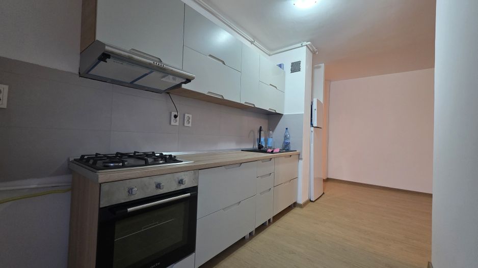 Apartament 3 camere – 100 mp – de închiriat în Cartierul Henri Coandă, - Poză 2