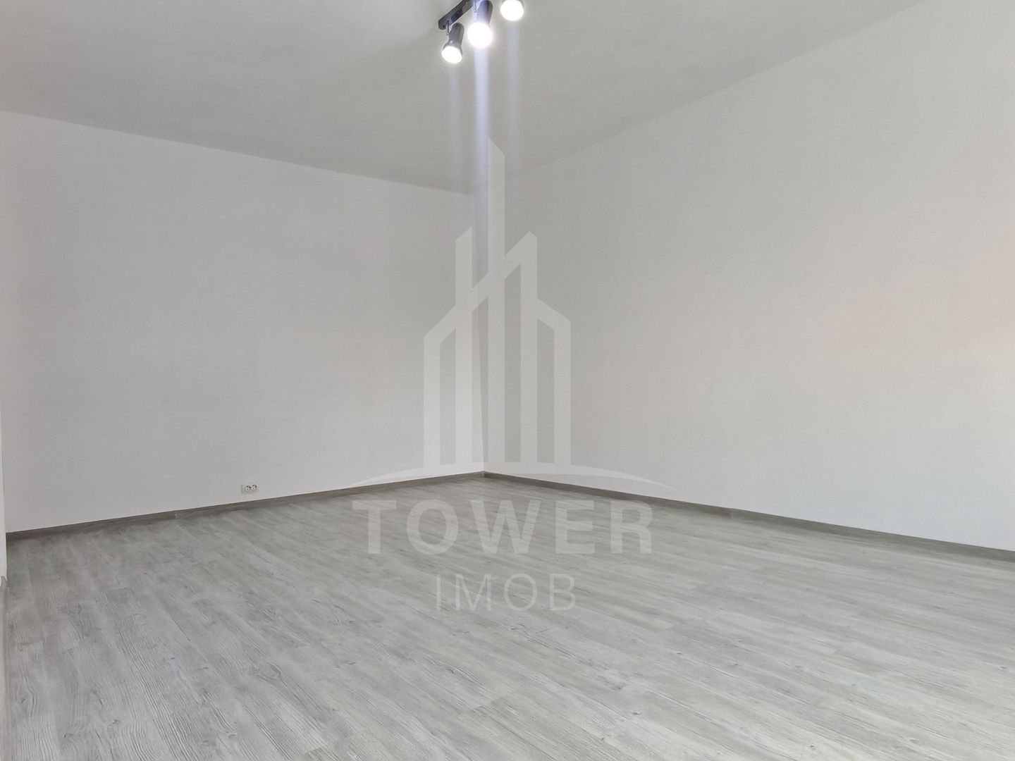 Apartament vanzare 2 camere , et.1, decomandat - Poză 3