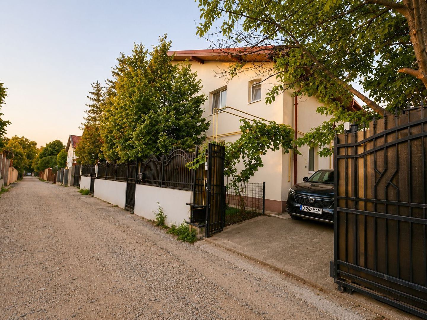 Duplex Spațios în Giulești-Sârbi - Poză 1