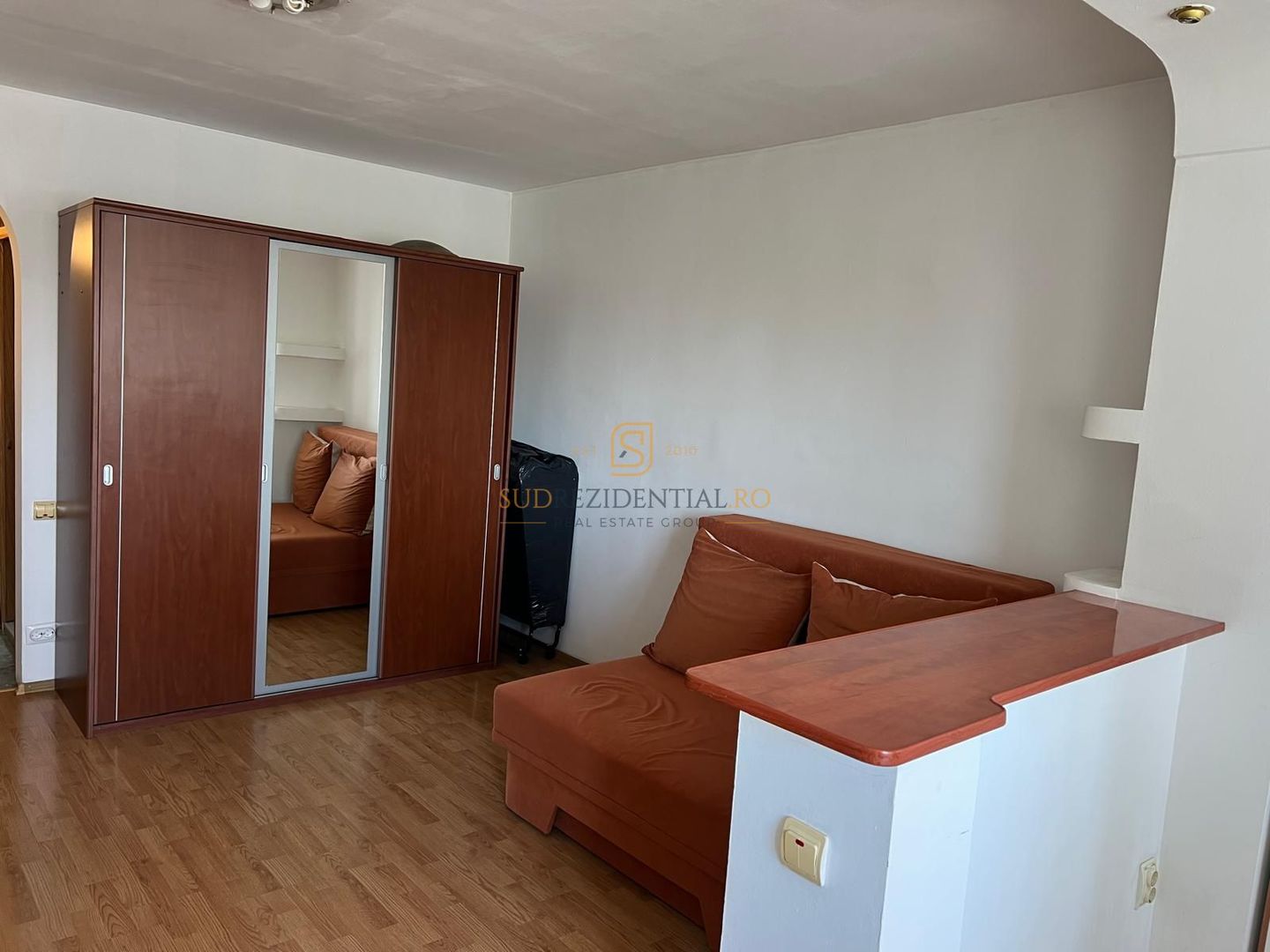 Garsoniera, etaj 2/10, zona Titan, gata de mutare, Comision 0 - Poză 1