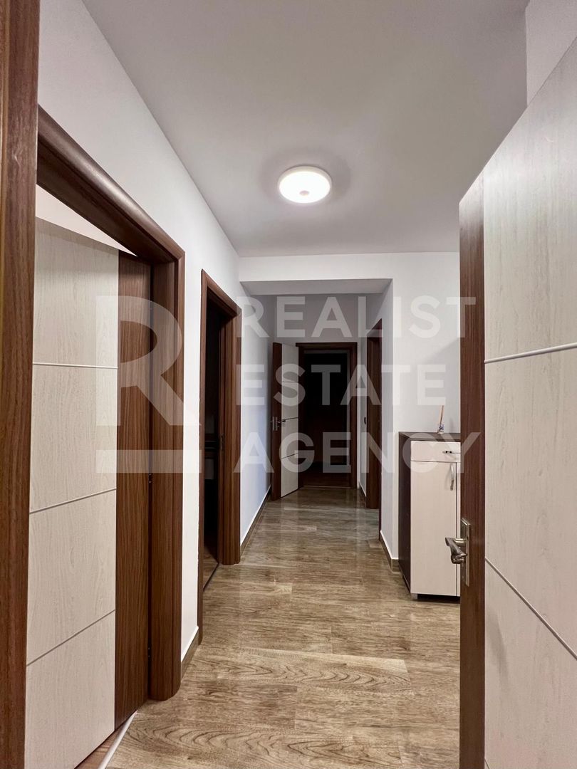 Apartament cu 3 camere – 13 Decembrie,  Coresi la 5 minute pe jos. - Poză 7