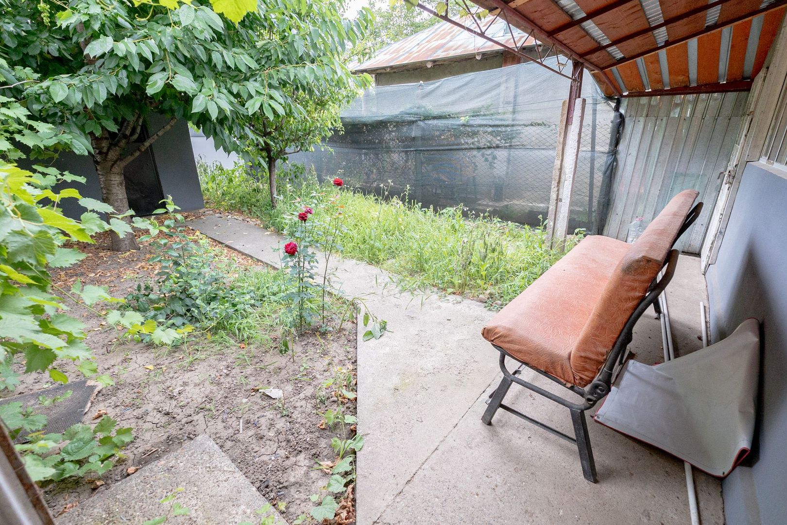 Casă cu 5 camere, complet renovată cu teren 920 mp în Tecuci - Poză 14
