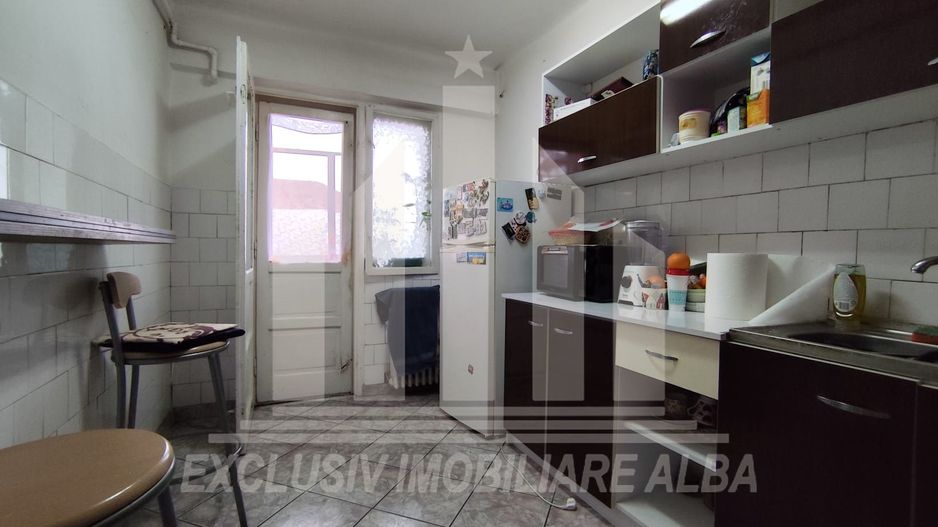 Apartament 4 camere decomandate | 2 bai | 2 balcoane | 77 mp | Cetate - Poză 1