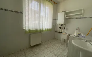 VILA CU 5 CAMERE LA INCHIRIERE LANGA BRITISH SCHOOL - Poză 16