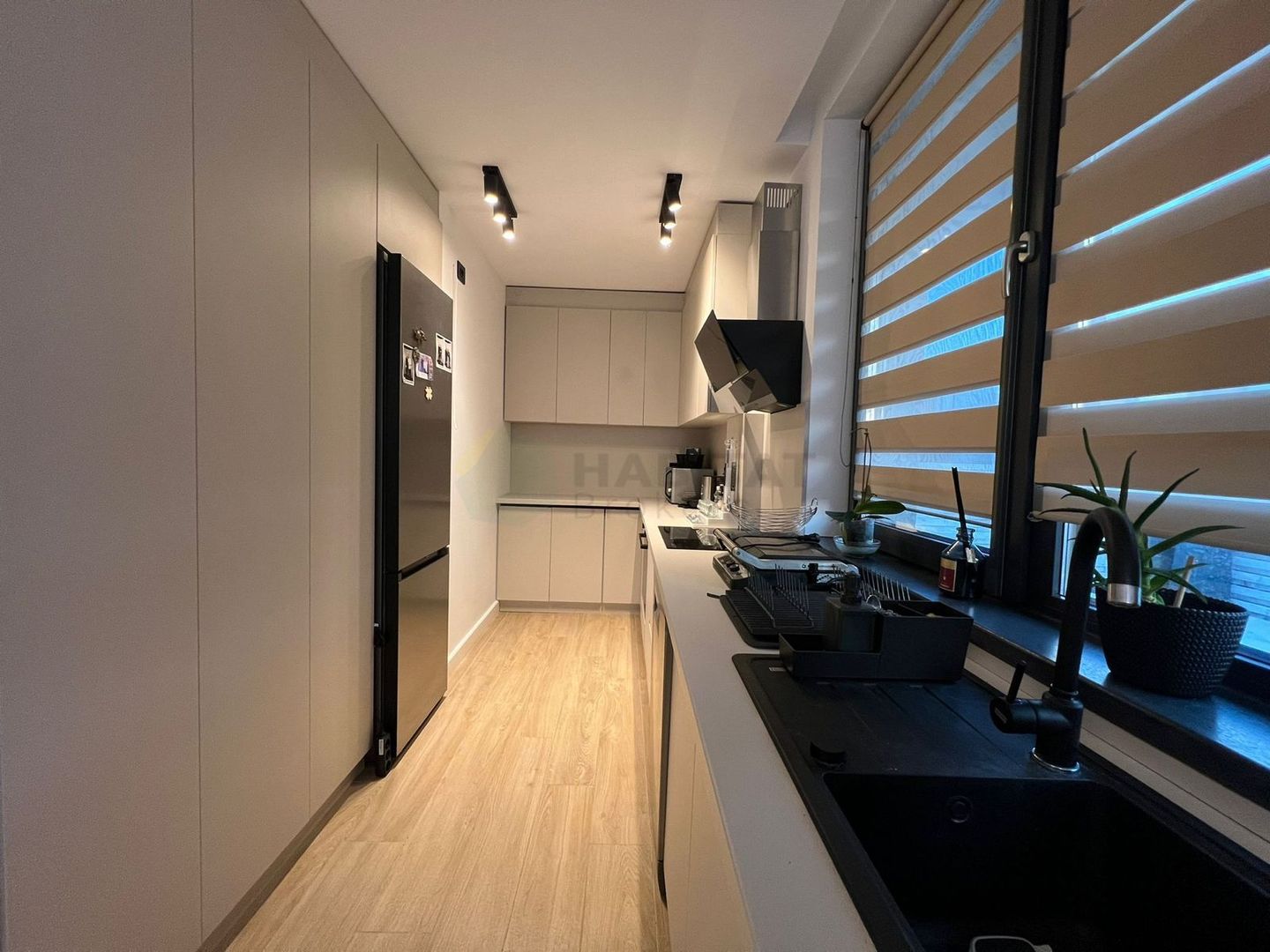 The Class Villas 1 – Vilă modernă de închiriat în Tunari - Poză 8