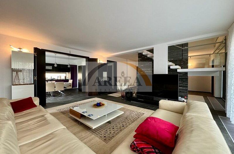 Vila lux de vanzare in cel mai dorit complex din Erou Iancu Nicolae-locatie rara - Poză 3