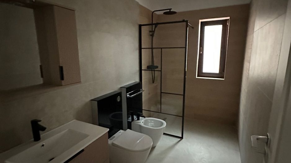 CASA TIP DUPLEX DESPARTIT PRIN GARAJ - Poză 36