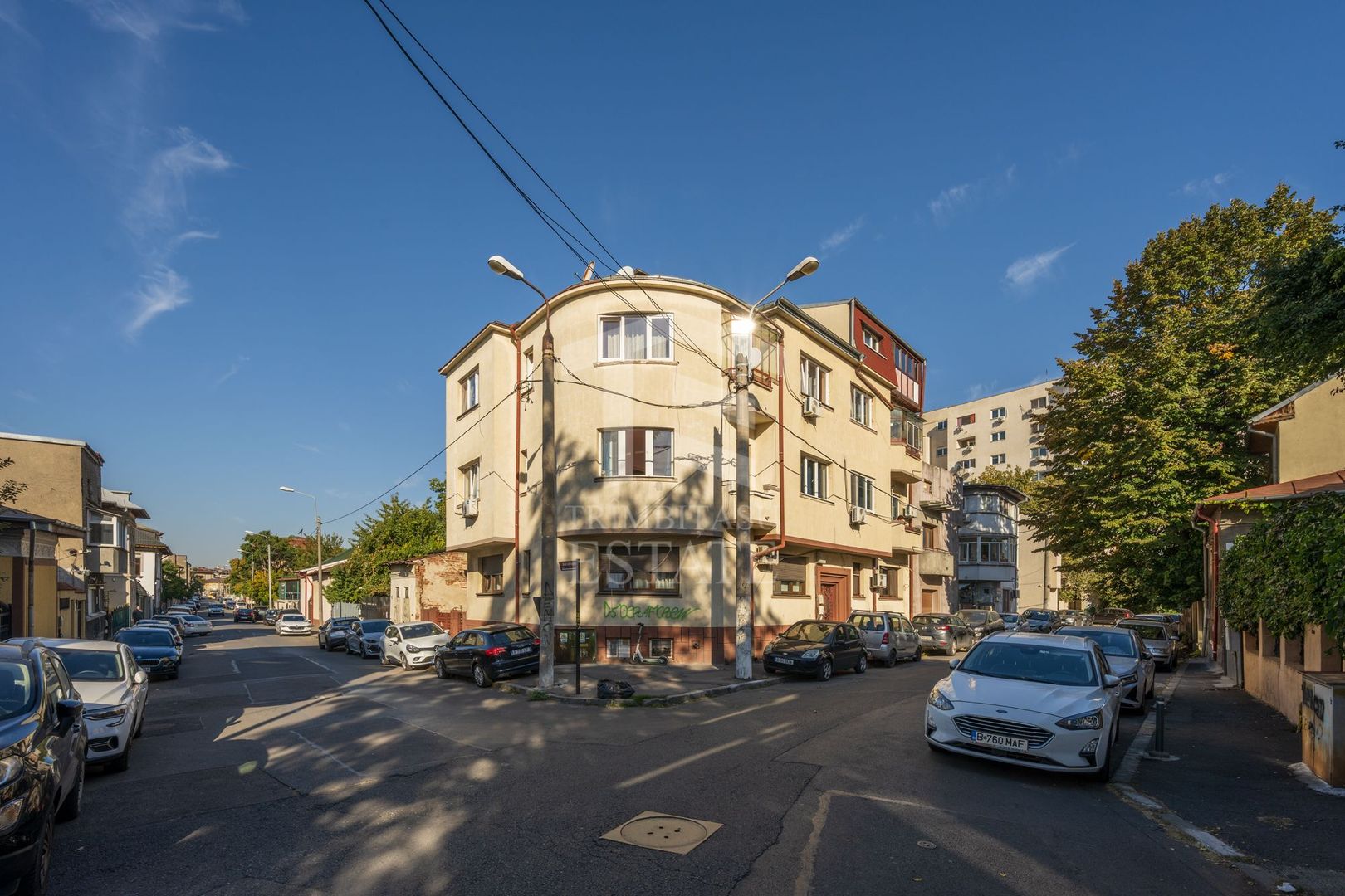 Zona C Calarrasilor ,apartament în imobil interbelic - Poză 1