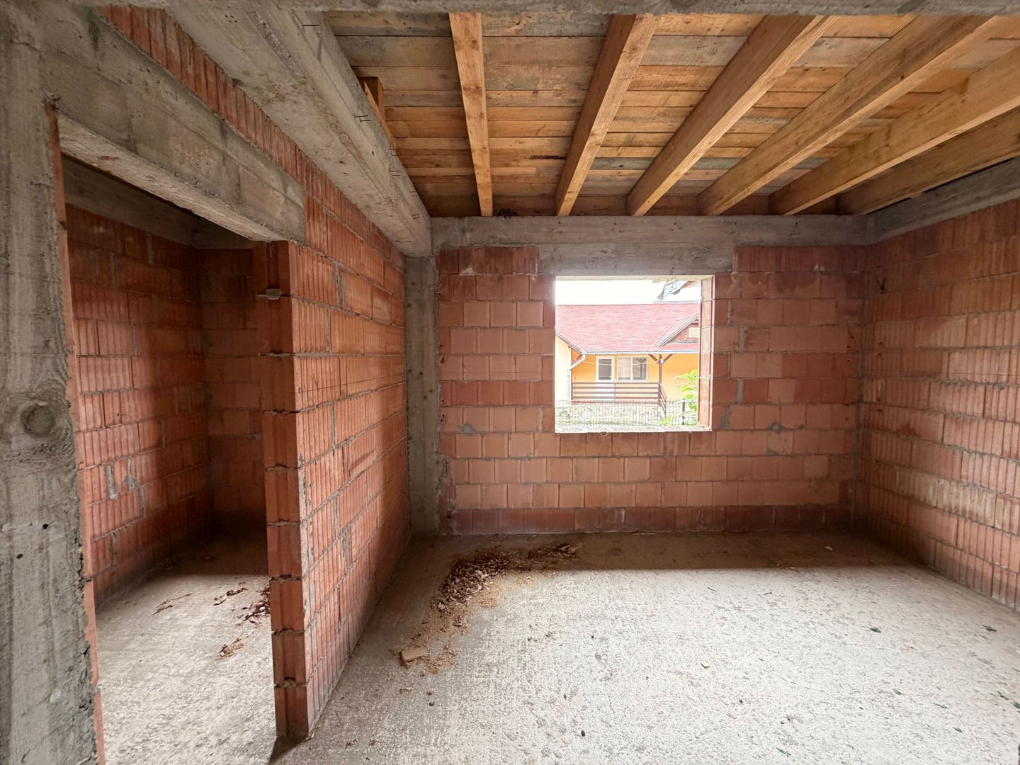 Casă de vânzare 260 mp utili + 1052 mp teren in centrul orasului Covasna - Poză 15