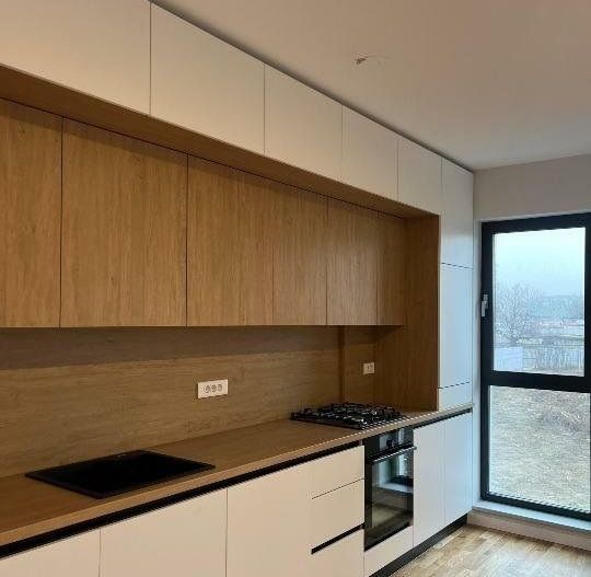 Apartament 2 camere, partial mobilat cu 2 garaje subterane - Poză 3