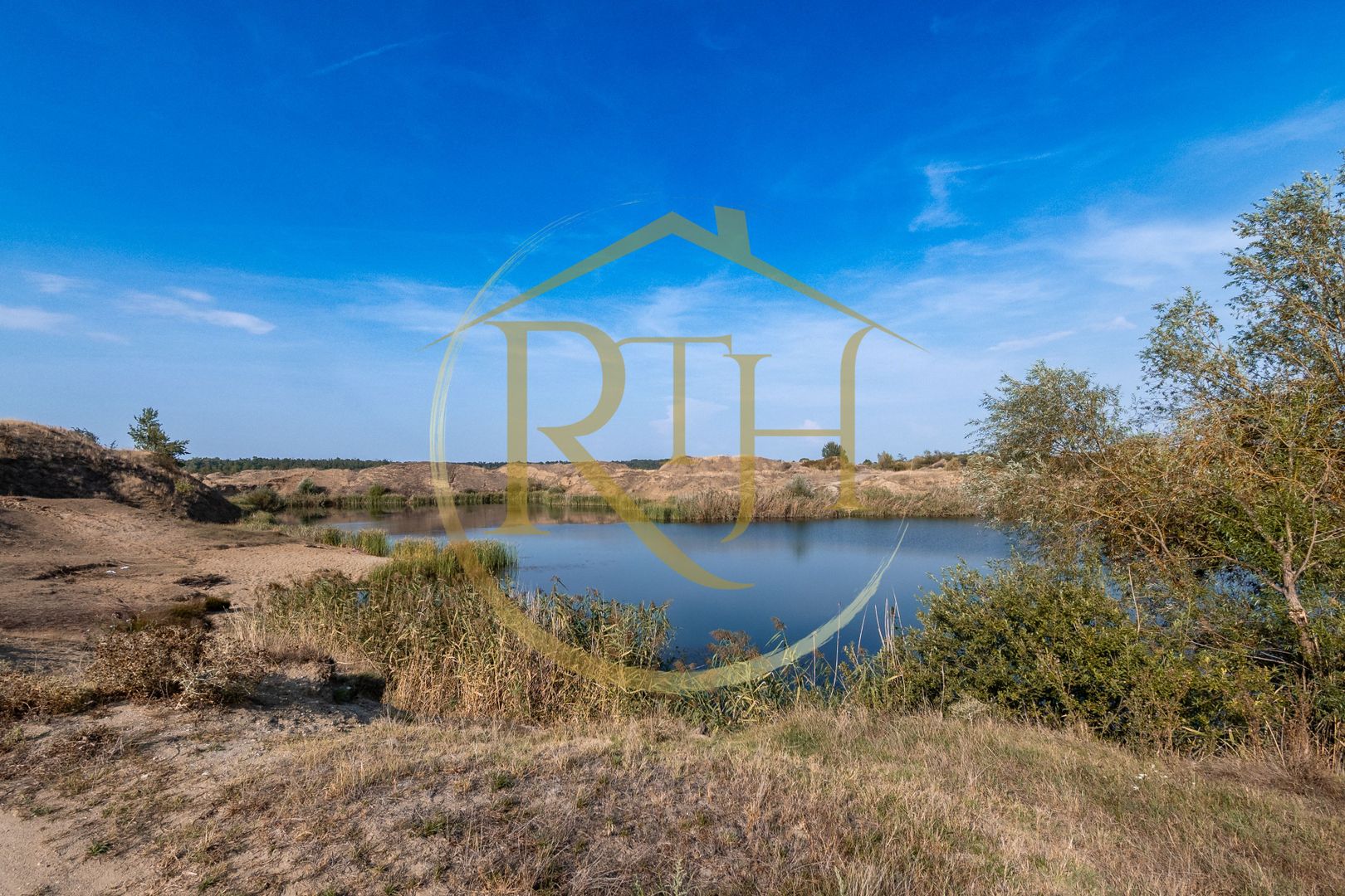 Investiție unică, 10 ha teren cu luciu de apă, ideal pentru turism și agrement! - Poză 16