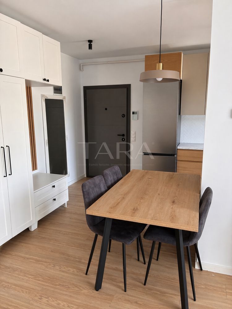 Apartament 2 camere, imobil nou, complet mobilat, parcare si boxă. - Poză 4