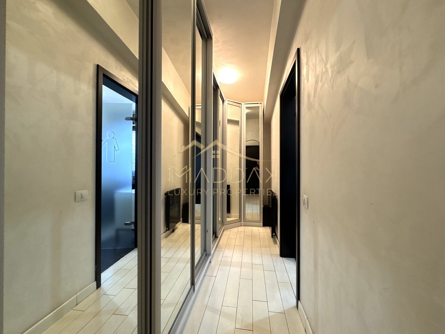 Vila cu 5 camere *344mp* + 800mp Teren // Zona Bucurestii Noi - Poză 32