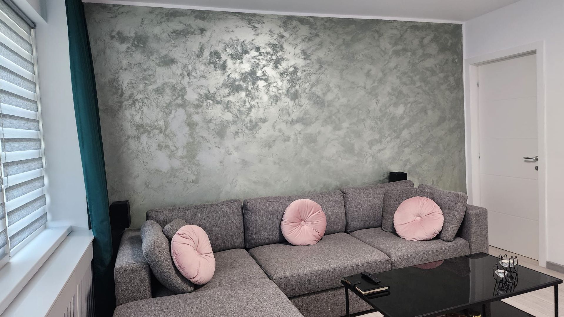 APARTAMENT MOBILAT SI UTILAT METROU ZONA 1 MAI - Poză 1