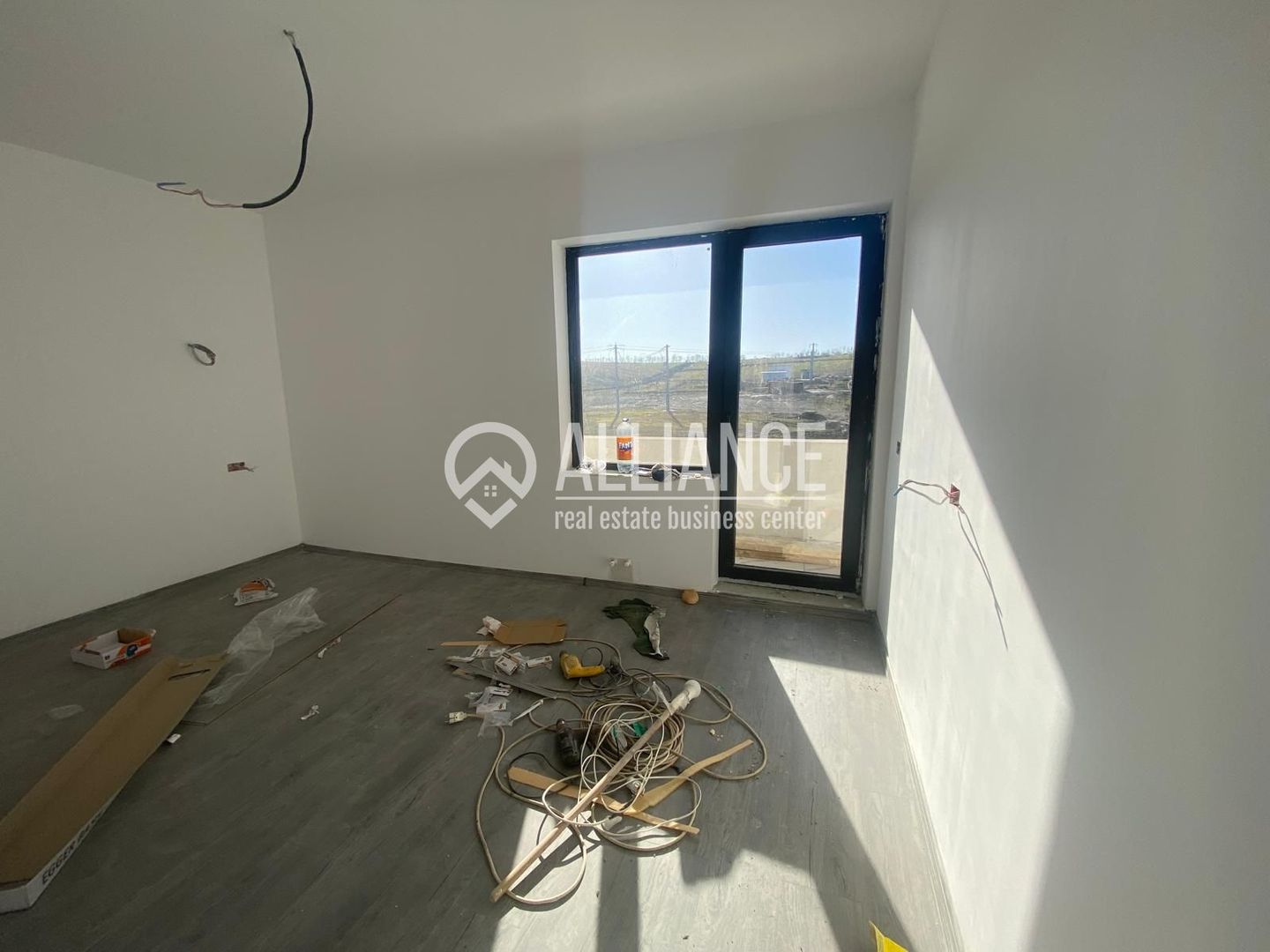 VALU LUI TRAIAN(COD 07) Casă P+1 cu 5 camere si teren de 375 mp - Poză 6