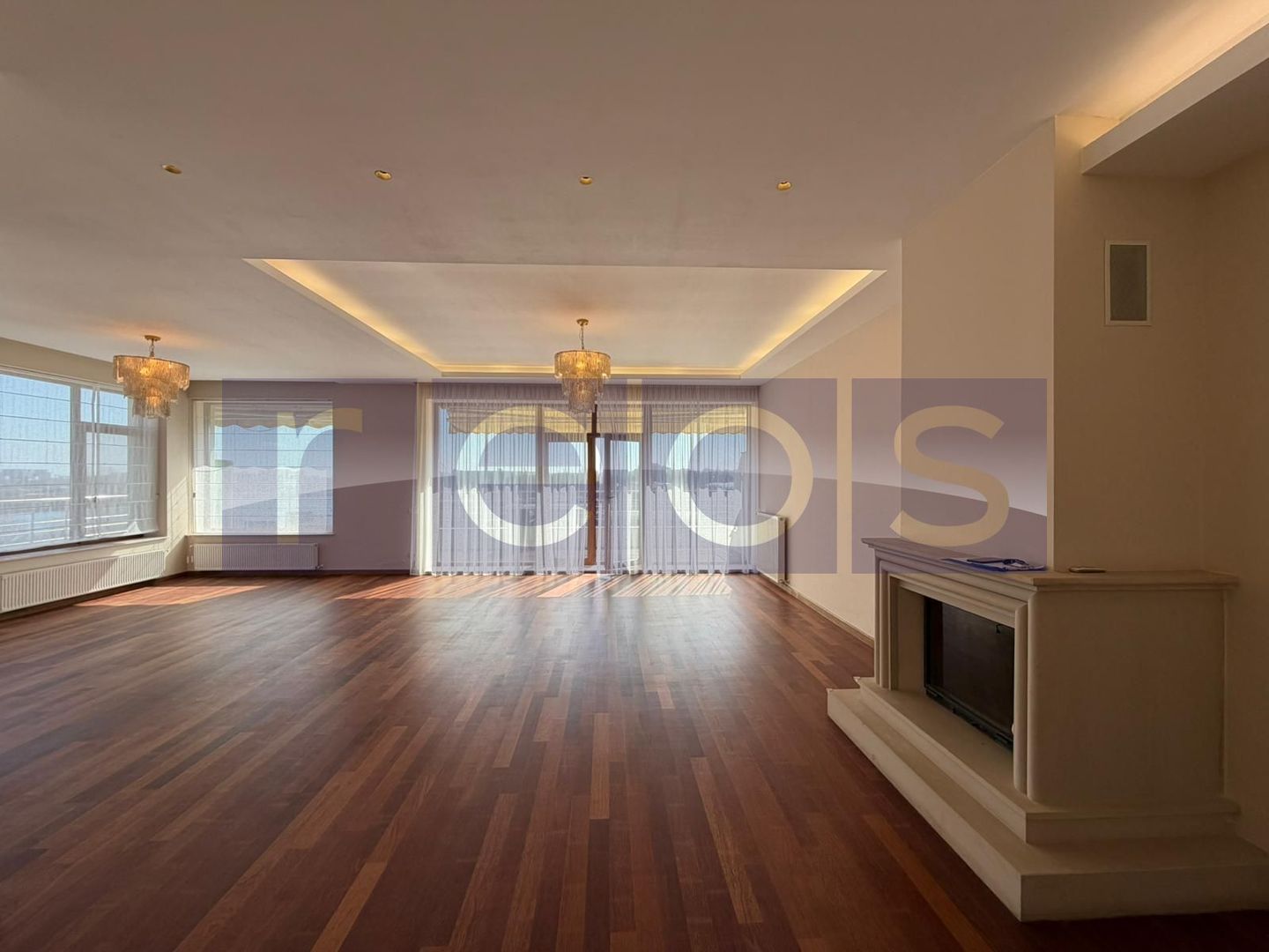 INCHIRIERE 4 CAMERE LUX | 200MP | NEMOBILAT | LOC PARCARE | VEDERE LAC - Poză 2