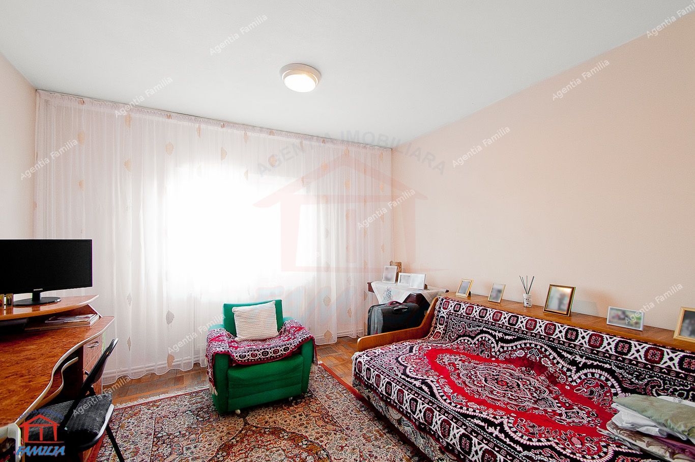 Vand/schimb apartament 4 camere, Micro 17, 98 mp, 120.000 EURO - Poză 4