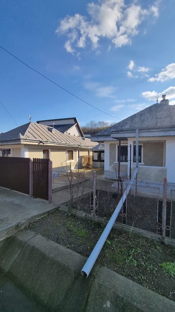 Casa modesta cu teren generos, zona Magura, - Poză 14