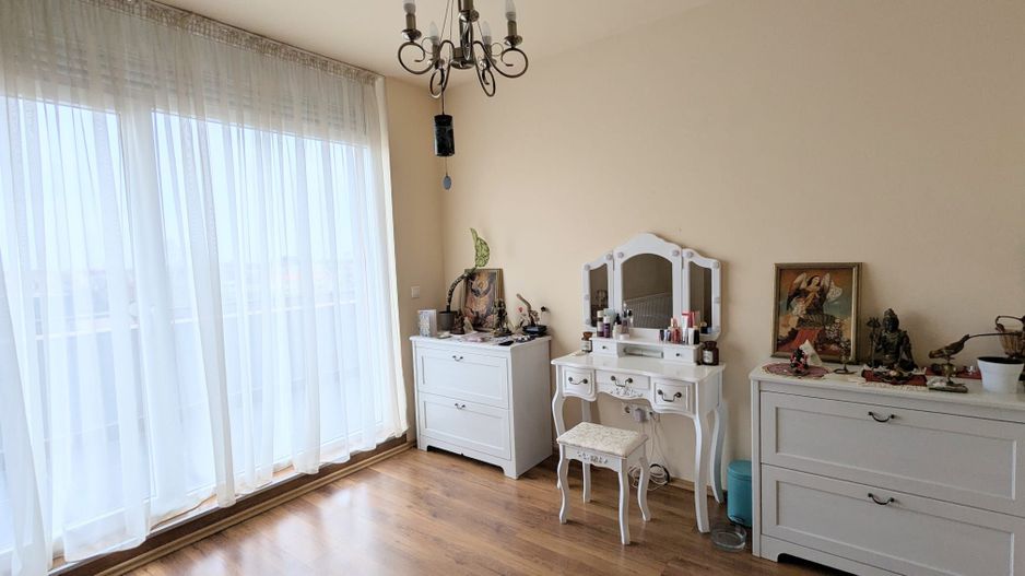 Apartament spatios 100 mp cu lift si 50 mp de terase - Poză 34