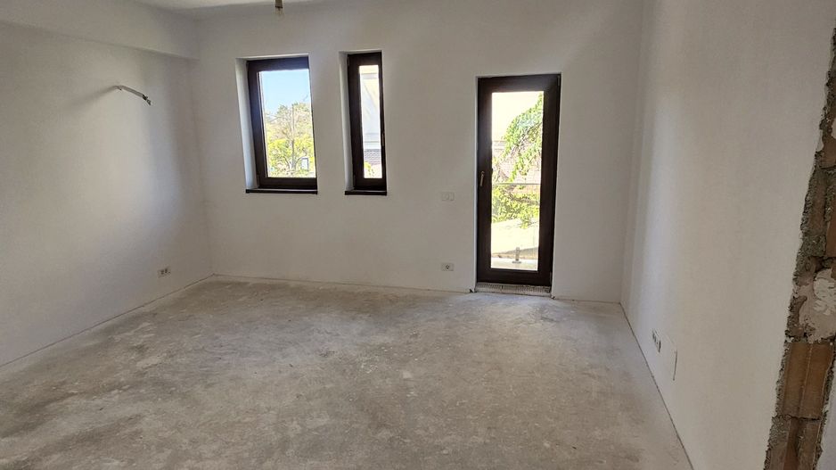 Garsonieră bloc deosebit Damaroaia - Poză 2