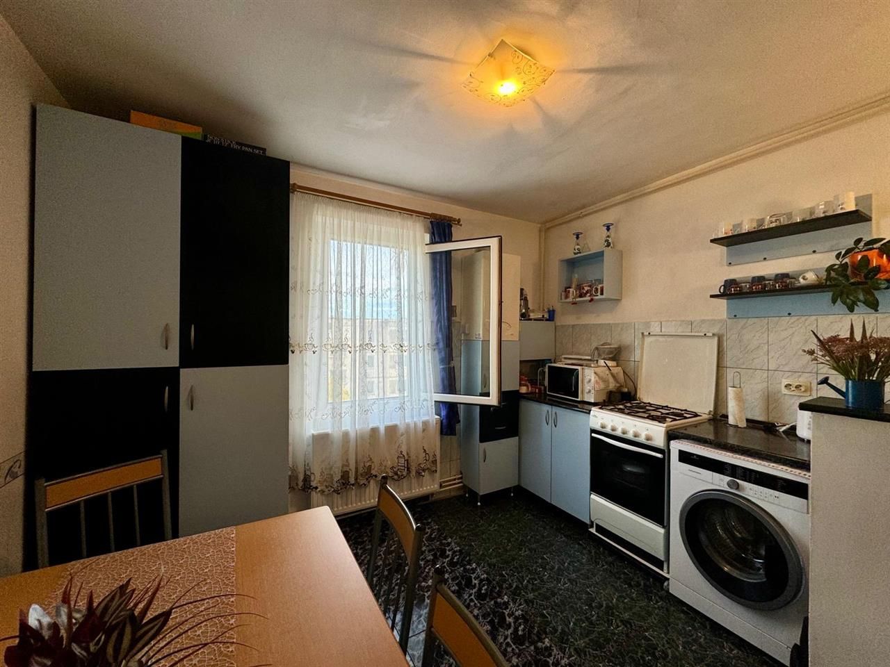 Decomandat, 2 bai, balcon, pivnita, Ungheni, Mures - Poză 2