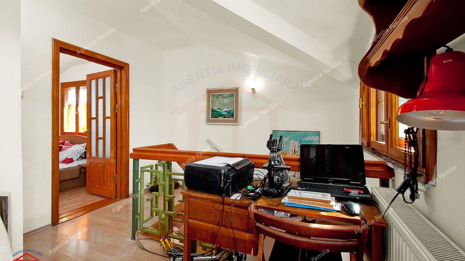 Vila cocheta, situata in centrul istoric al orasului - Poză 13