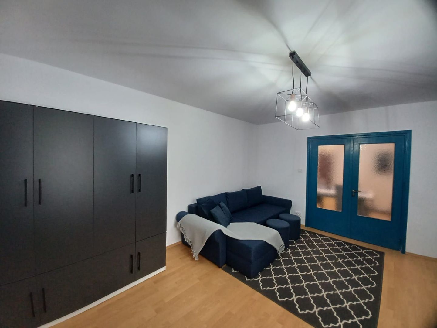 Chirie, 2 dormitoare, str. Sovata. 400 E/lună negociabil. Comision 0. - Poză 3