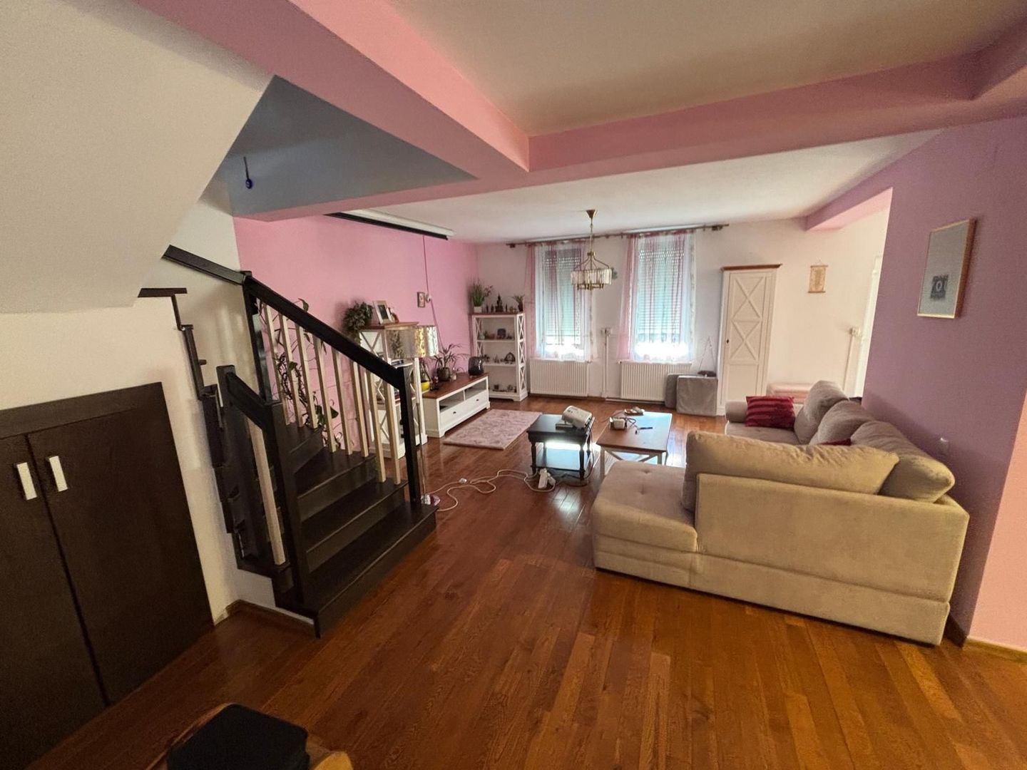 Vila deosebita aproape de padure - Poză 14