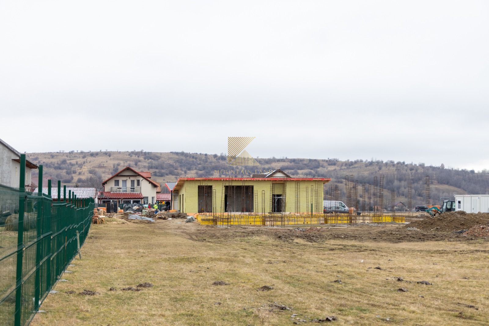 Casă premium la poalele Munților Piatra Craiului și Bucegi - Poză 3