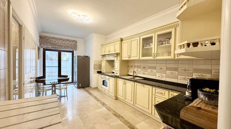 Vila lux cu 1000 mp teren pe Erou Iancu Nicolae langa Jolie Ville - Poză 29